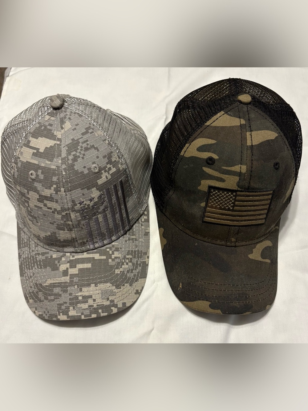 Caps